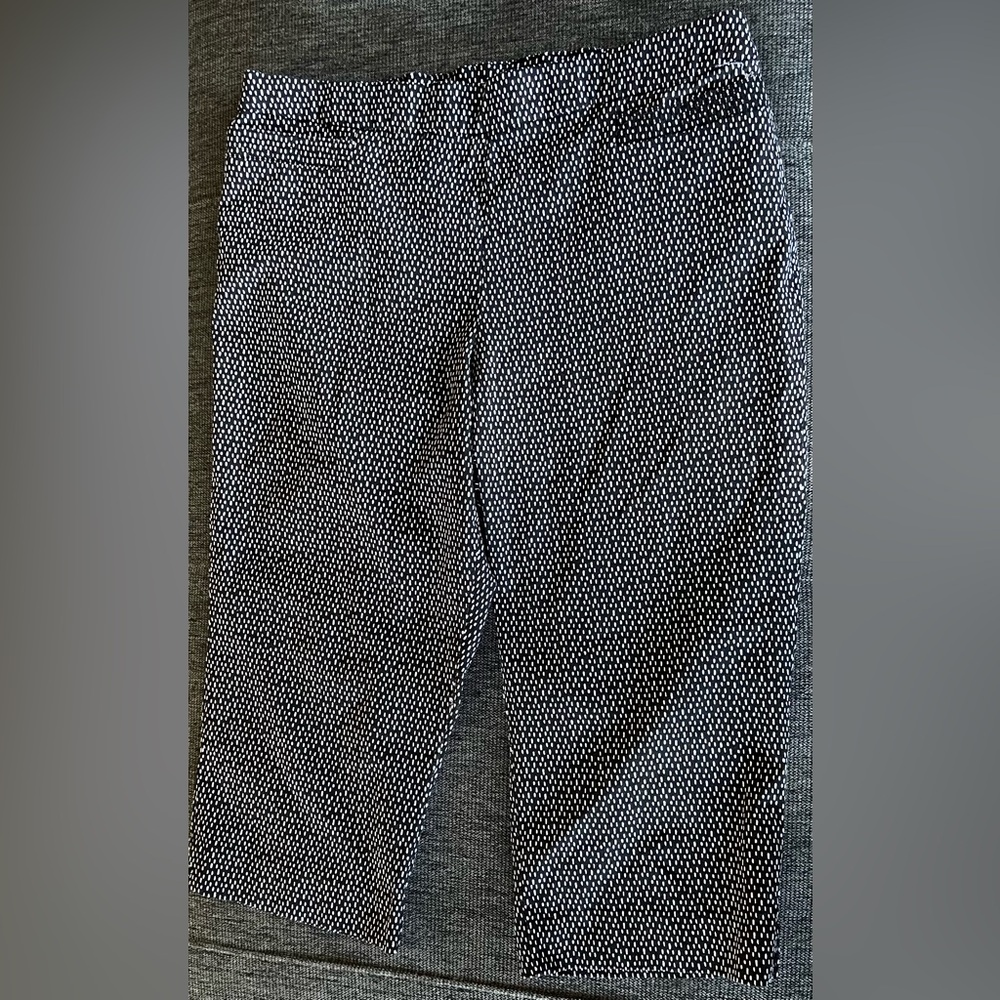 Studio Works Women’s Black & White Stretchy Pull On Business Casual Capri Pants